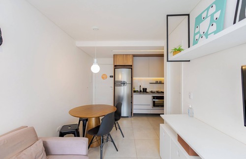 Reboucas Apartment | Discover Comfort at Condomínio CWBe Residence - 9/10 Rated