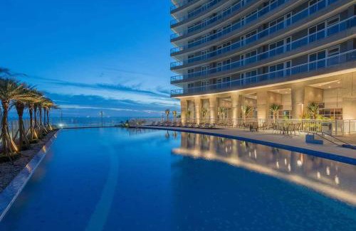 Pompeia Apartment | Beachfront Elegance: 4-Star Getaway with Ocean Views