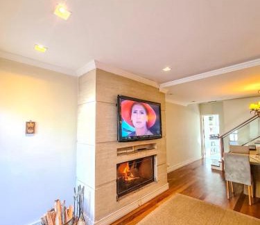 Vila Everest House | Family-Friendly Retreat Just 11 Minutes from Centrinho