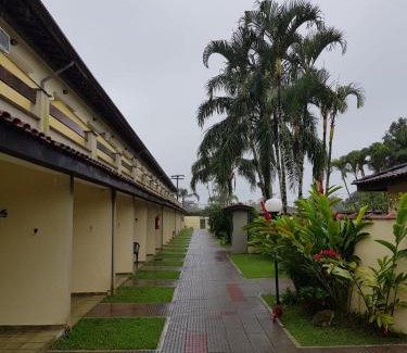 Vila Clais House | Cozy Condomínio Guaraciaba: Ocean View & Pet-Friendly Stay