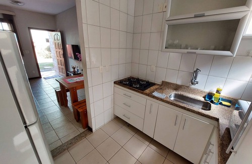 Santa Monica House | Family-Friendly Stay at Condomínio Santa Mônica with Kitchen