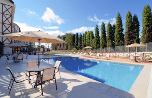 Vitor Hugo Hotel | Pet-Friendly Suite at Vista Azul with Private Pool & Hot Tub