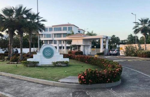 Zona Norte Apartment | Pet-Friendly Oceanfront Retreat at Laguna Club Cartagena