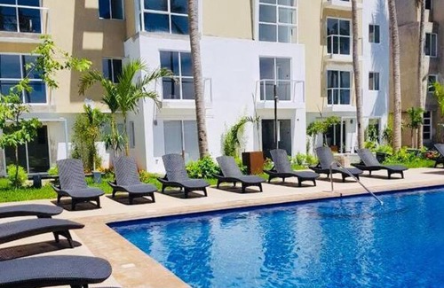 Cerritos Apartment | Oceanfront Family Retreat at Condominio en Fracc Almar