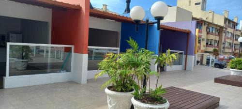 Ingleses Norte Apartment | Pet-Friendly Estrela do Mar: Stunning Ocean Views Await