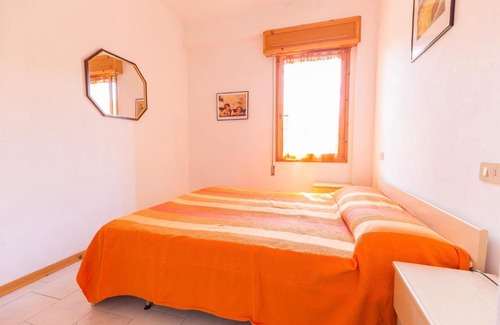 Lido degli Estensi Apartment | Modern Condominio: Pet-Friendly Stay with Breakfast Included