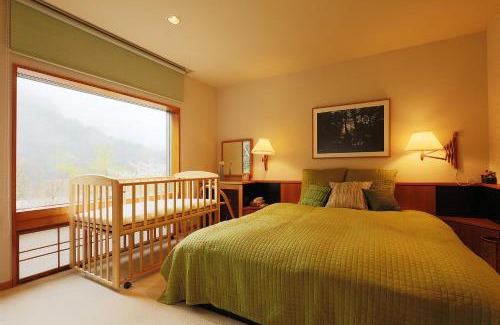 Hakone House | Relax at Condominium Sakura – 4-Star Family-Friendly Retreat