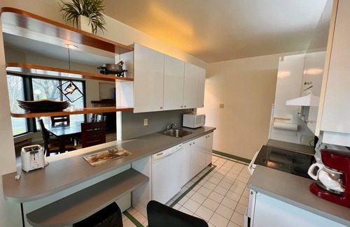 Beaupre Condo | Cozy Condos Val Des Neiges with Pool and Breakfast Included