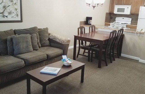 Lansing Condo | Cozy Condotels with Ocean Views and Pool Access