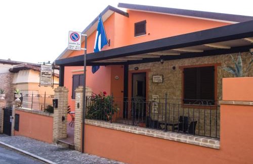 Sirolo Hotel | Discover Oceanfront Comfort at Conero Camere - 9.2/10 Rated