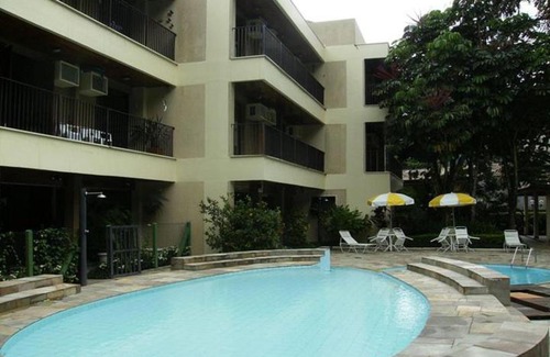 Praia da Enseada Apartment | Inviting Apartment with Pool for 8 in Ubatuba's Enseada