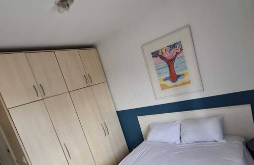 Parque Enseada Apartment | Inviting Rooftop Retreat with Private Pool for Your Stay