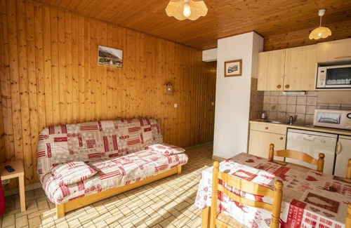 Chatel Apartment | Cozy Châtel Apartment for 4 with Pet-Friendly Amenities