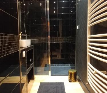 Quartier Chorier-Berriat Apartment | Tranquil Stay with Pet-Friendly Amenities in Grenoble