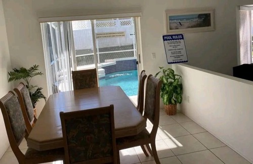 Lindfields House | Confortab Entire House to relax in the pool or enjoy near the parks