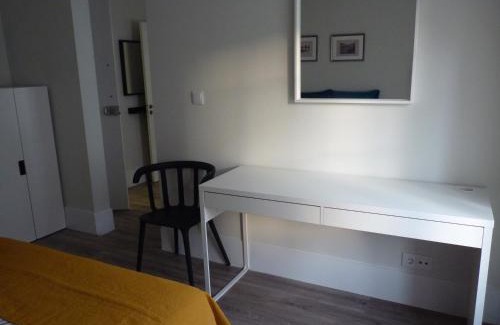 Sao Joao de Deus Apartment | Cozy 1 Bedroom Apartment on Roma Avenue - Guest Rated 7.9