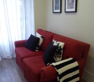 Sao Joao de Deus Apartment | Cozy 1 Bedroom Apartment on Roma Avenue - Guest Rated 7.9