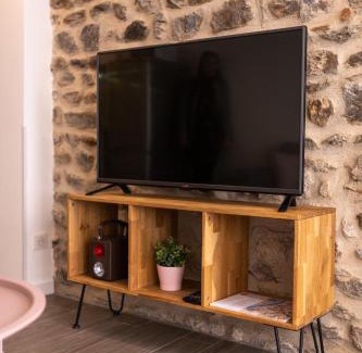 Centre Ville Apartment | Cozy 2-Room Retreat in Historic City Center