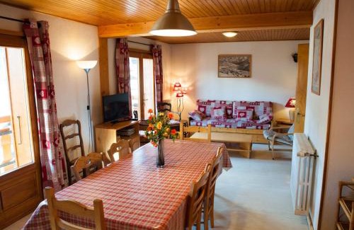 Le Grand-Bornand Apartment | Spacious 3-Bedroom Apartment with Scenic Views at Grand-Bornand