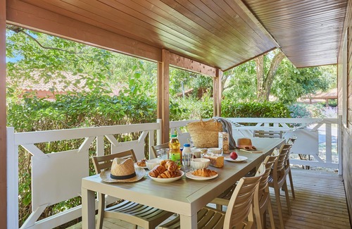 Carnoux-en-Provence Ski Chalet | Relaxing Hotel with Pool Access & Family-Friendly Amenities
