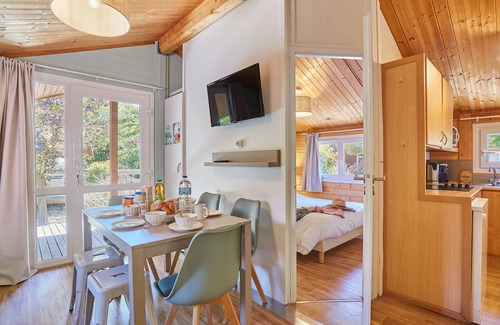 Carnoux-en-Provence Ski Chalet | Confortable | Accès Piscine Extérieure