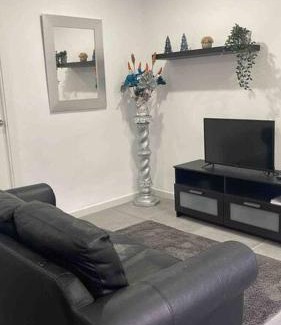 Elche Apartment | Cozy Townhouse in Elche - Pet and Child Friendly Stay