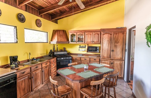 Ciudad Colon House | Top-Rated Casa Ensueño: Internet & Spa Near Town