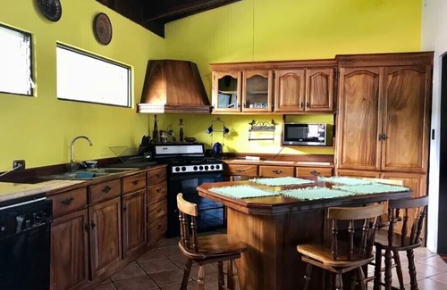 Ciudad Colon House | Top-Rated Casa Ensueño: Internet & Spa Near Town