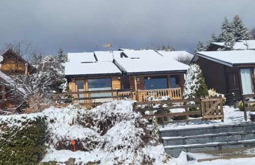 Pyrenees 2000 Ski Chalet | Cozy Chalet at the Foot of Pyrénées 2000 - Pool & Hot Tub