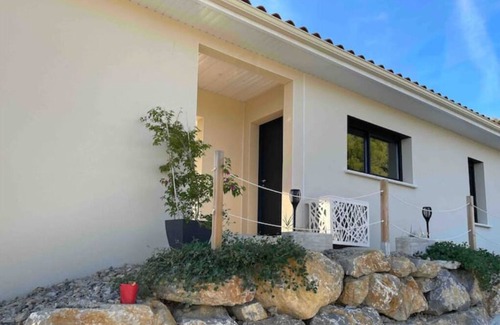 Pezenas House | Relaxing Retreat with Ocean Views in Pézenas