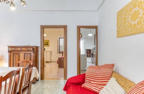 Castro Marina Villa | Confortable pool house in town, 3 min walk to sea