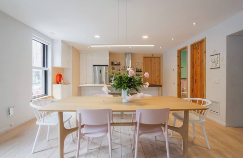 Outremont Apartment | Comfortable Stay with Spa & Kitchen in Prime Location