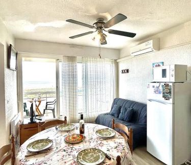 Le Barcares Apartment | Cozy T2 Cabin with Ocean Views – Ideal for Families