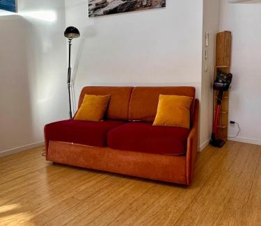 Le Tasta Apartment | Comfortable T2 with Patio, Private Parking & High Ratings