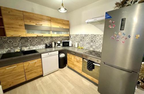 Roubaix Apartment | Confortable T4 Équipé à Roubaix - 200m Métro