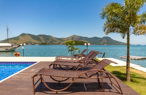 Caieira Apartment | Oceanfront Retreat: Apartment with Breathtaking Views