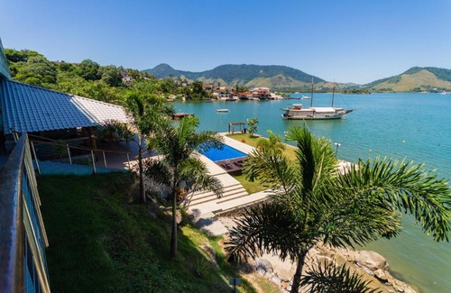 Caieira Apartment | Oceanfront Retreat: Apartment with Breathtaking Views