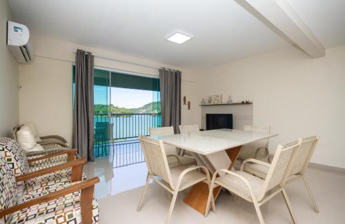 Caieira Apartment | Oceanfront Retreat: Apartment with Breathtaking Views