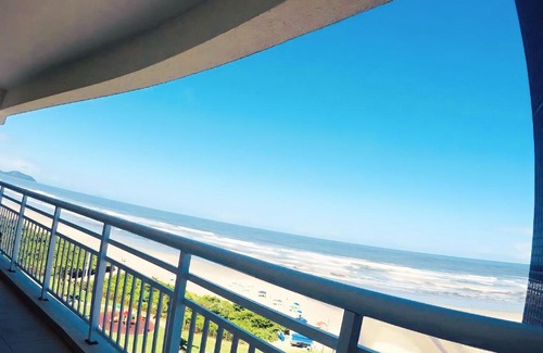 Centro Apartment | Beachfront Comfort: Aracaty Resort with Ocean Views
