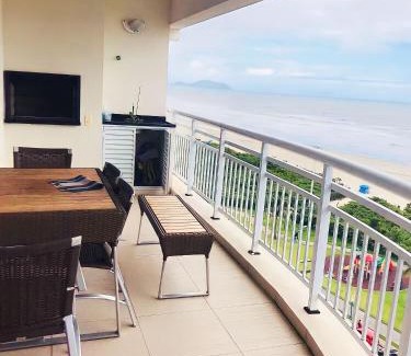 Centro Apartment | Beachfront Comfort: Aracaty Resort with Ocean Views