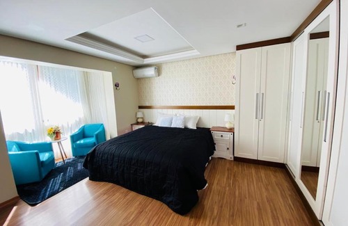 Vila Luiza House | Elegant Stay Near Canela Center with Pet-Friendly Amenities