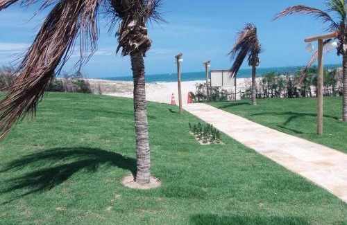 Porto das Dunas Apartment | Relaxing Retreat with Oceanfront Access Near Beach Park