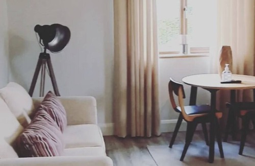 Neale House | Idyllic Getaway Lodge: Self-Catering Retreat in Cong