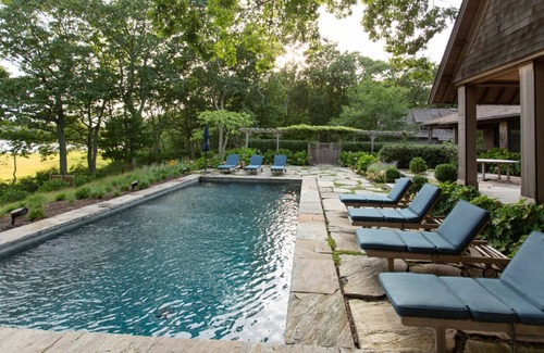 Coecles Harbor House | Relax at Congdon's Point with Pool and Spa Amenities
