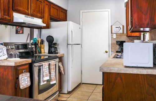 South Arlington Apartment | Congeniality and Comfort. All the essentials with class, 2 nights? 2 weeks? Stay, relax, work, or go out for fun.