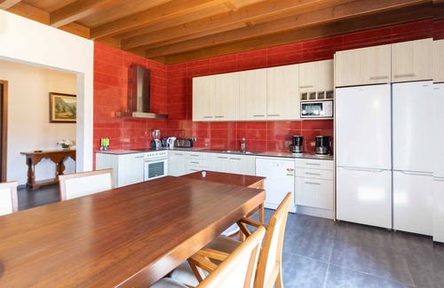 Manacor Cottage | Indulge at Conies Salvia Villa: Private Pool & Spa Retreat