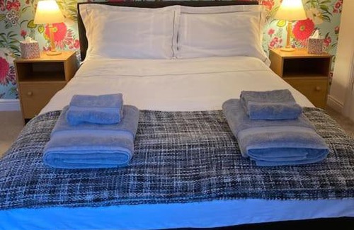 Lancaster House | Family-Friendly Coniston House with Parking and Garden