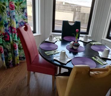 Newcastle Bed & Breakfast | Conlyn House: Oceanfront Retreat with 9/10 Guest Rating