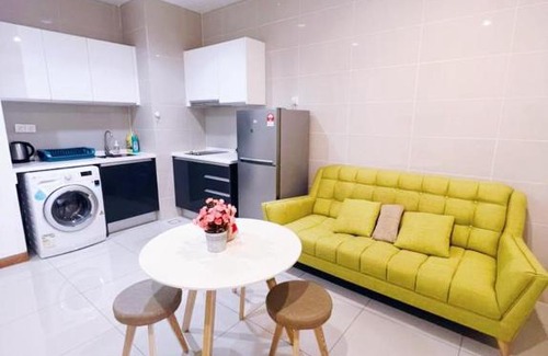 Bangsar South Apartment | Budget-Friendly 1 Bedroom Above Mall with Pool & Spa