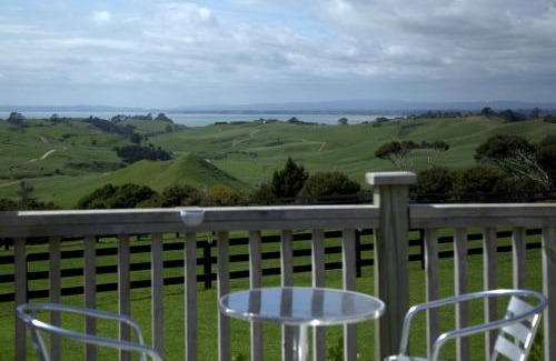 Pollok Bed & Breakfast | Pet-Friendly Connemara Country Lodge with Top-Rated Amenities